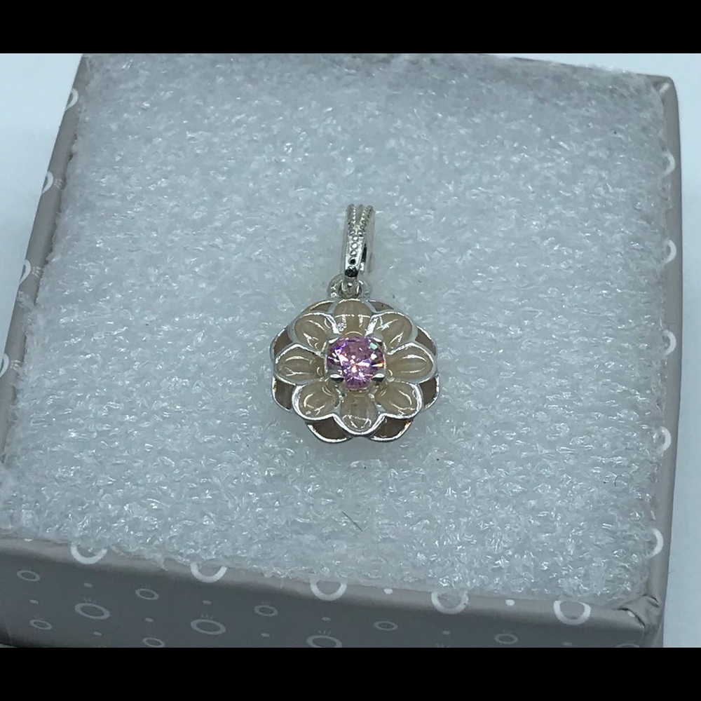 Pandora,” Blooming Dahlia “ Charm #791829NBP A70-9